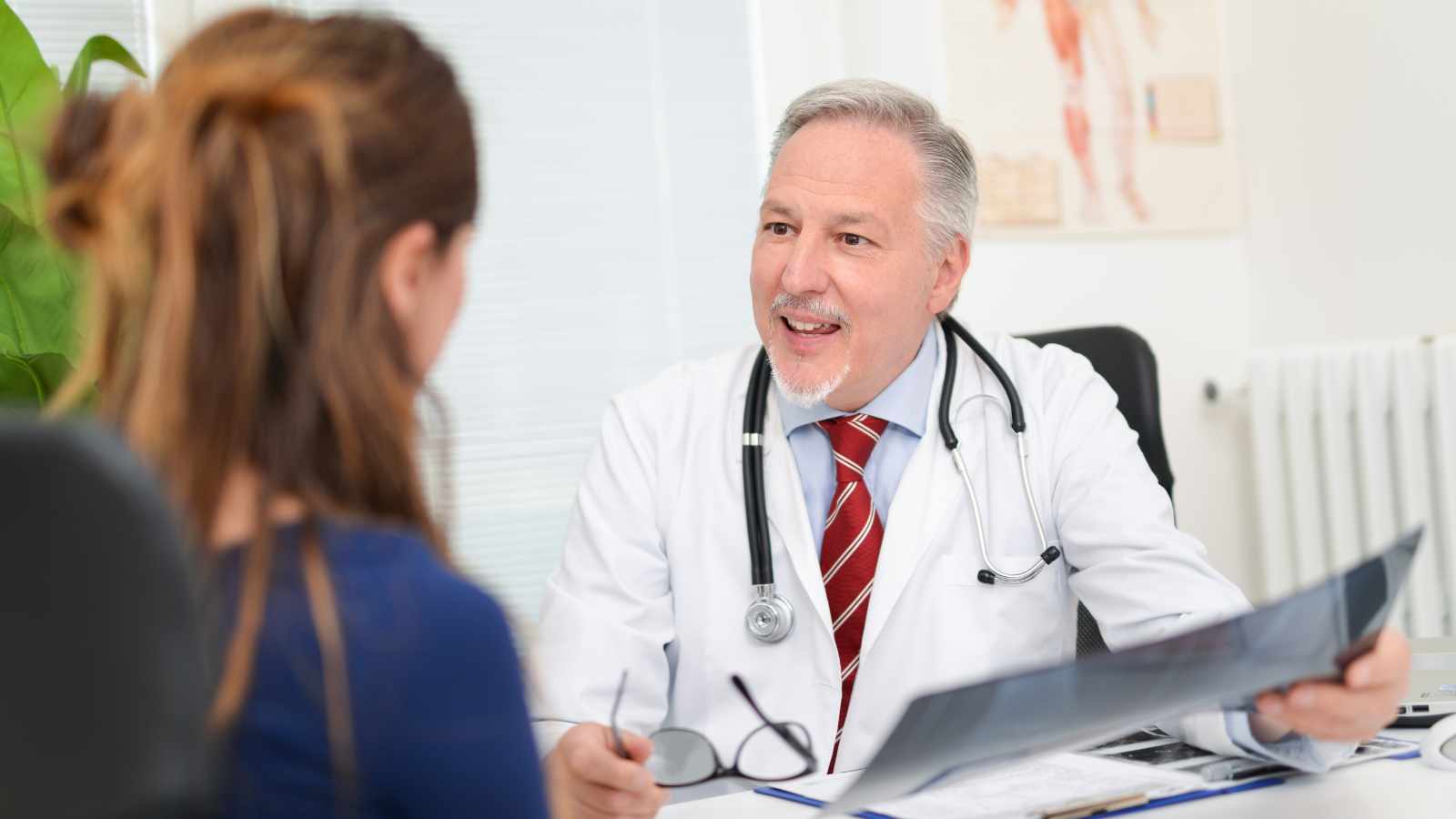 Patient talking to a specialist