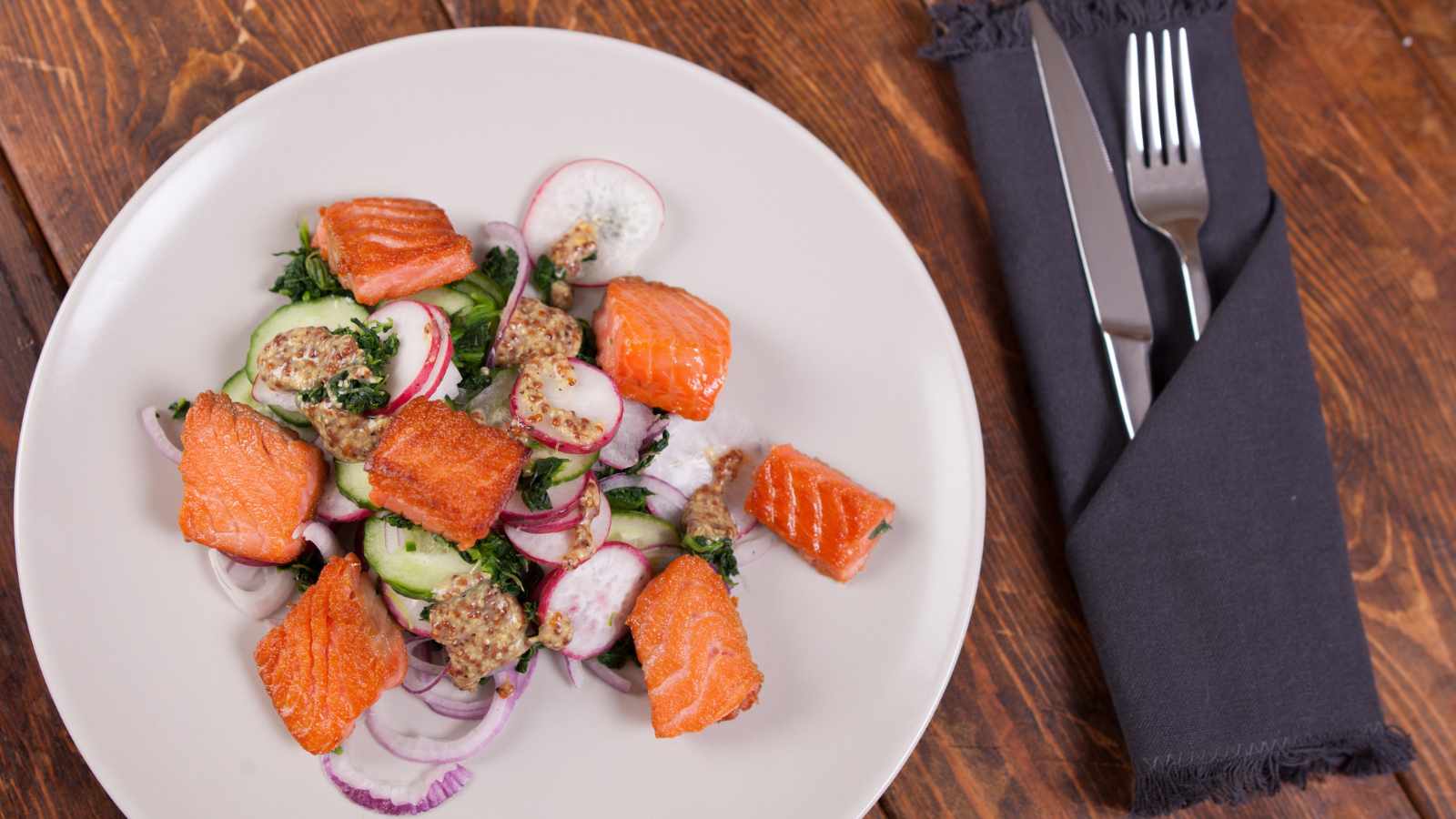 Veggie Salads with Grilled Salmon