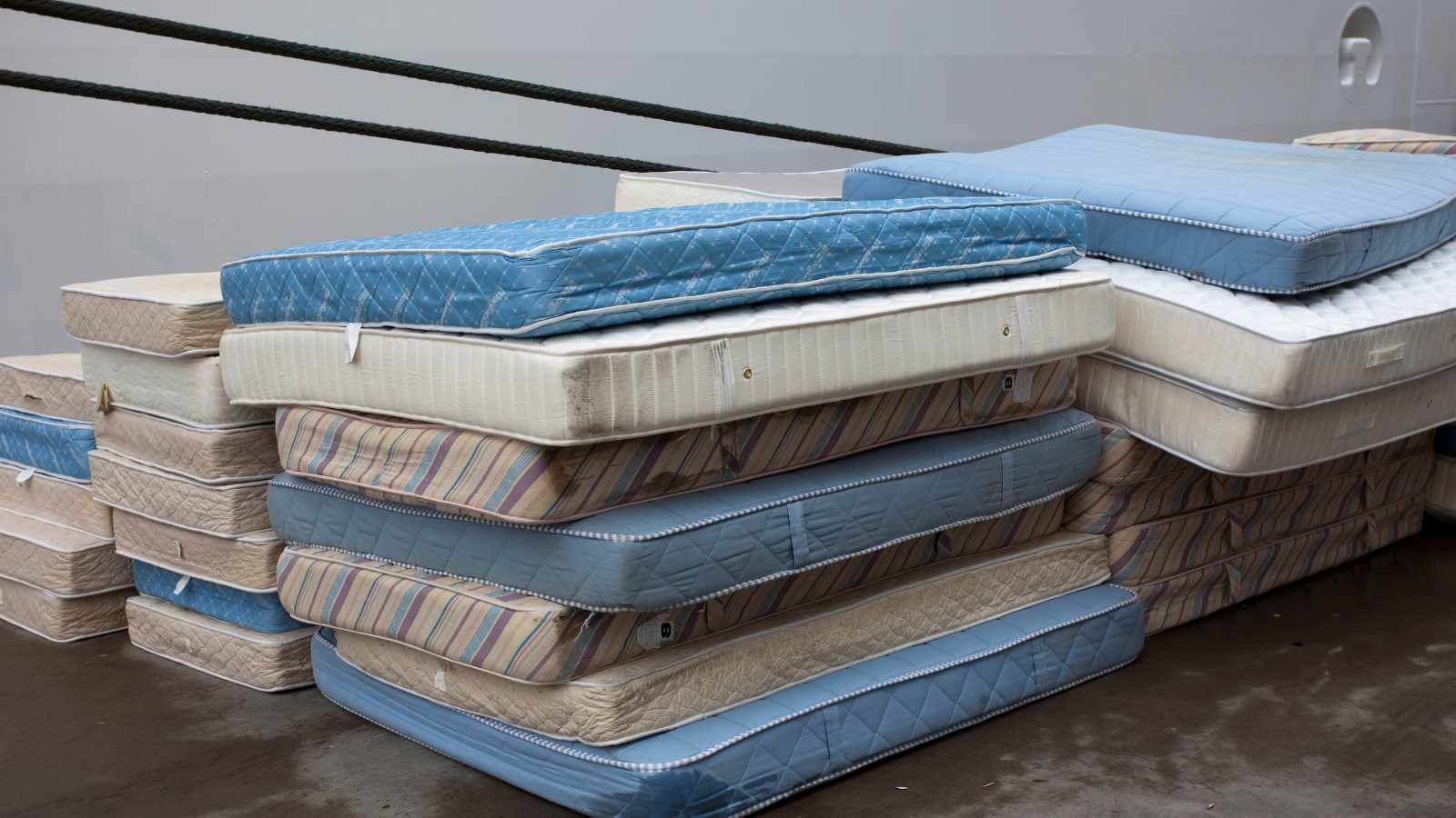 Thrift mattresses