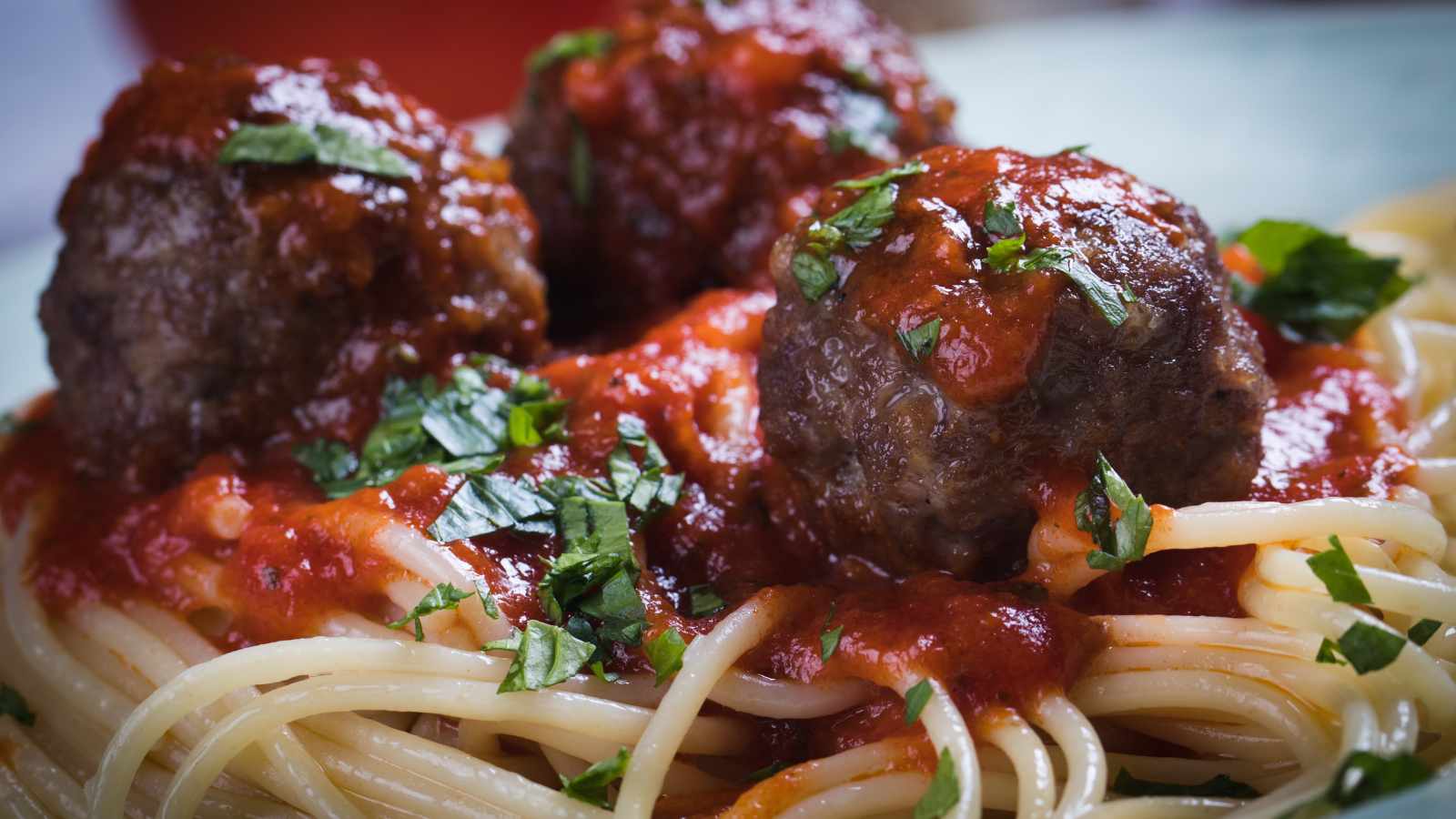 meat balls and pasta