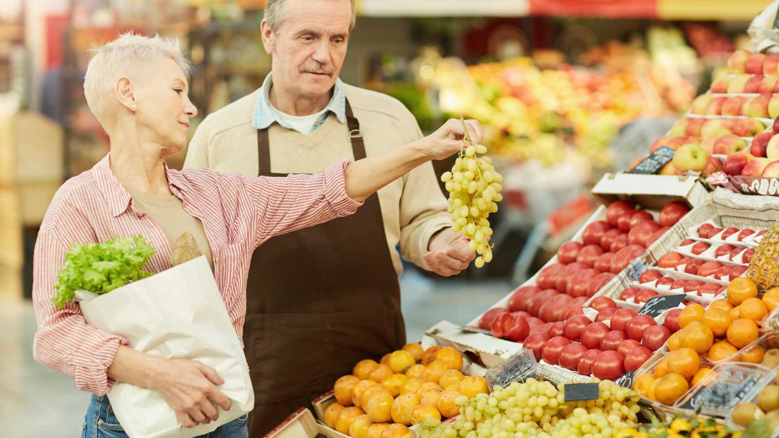 A woman negotiating price