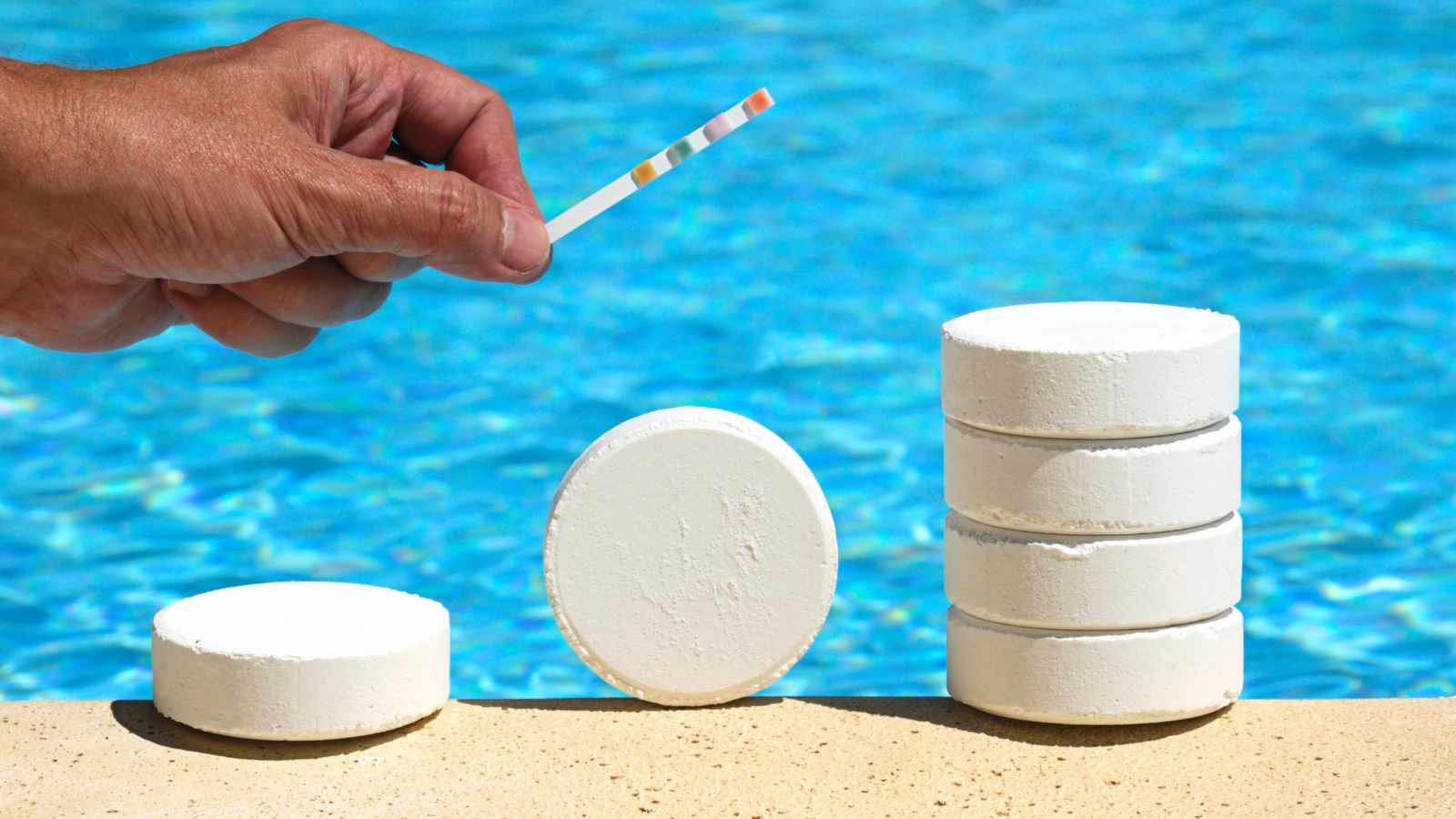 checking the PH level of a pool