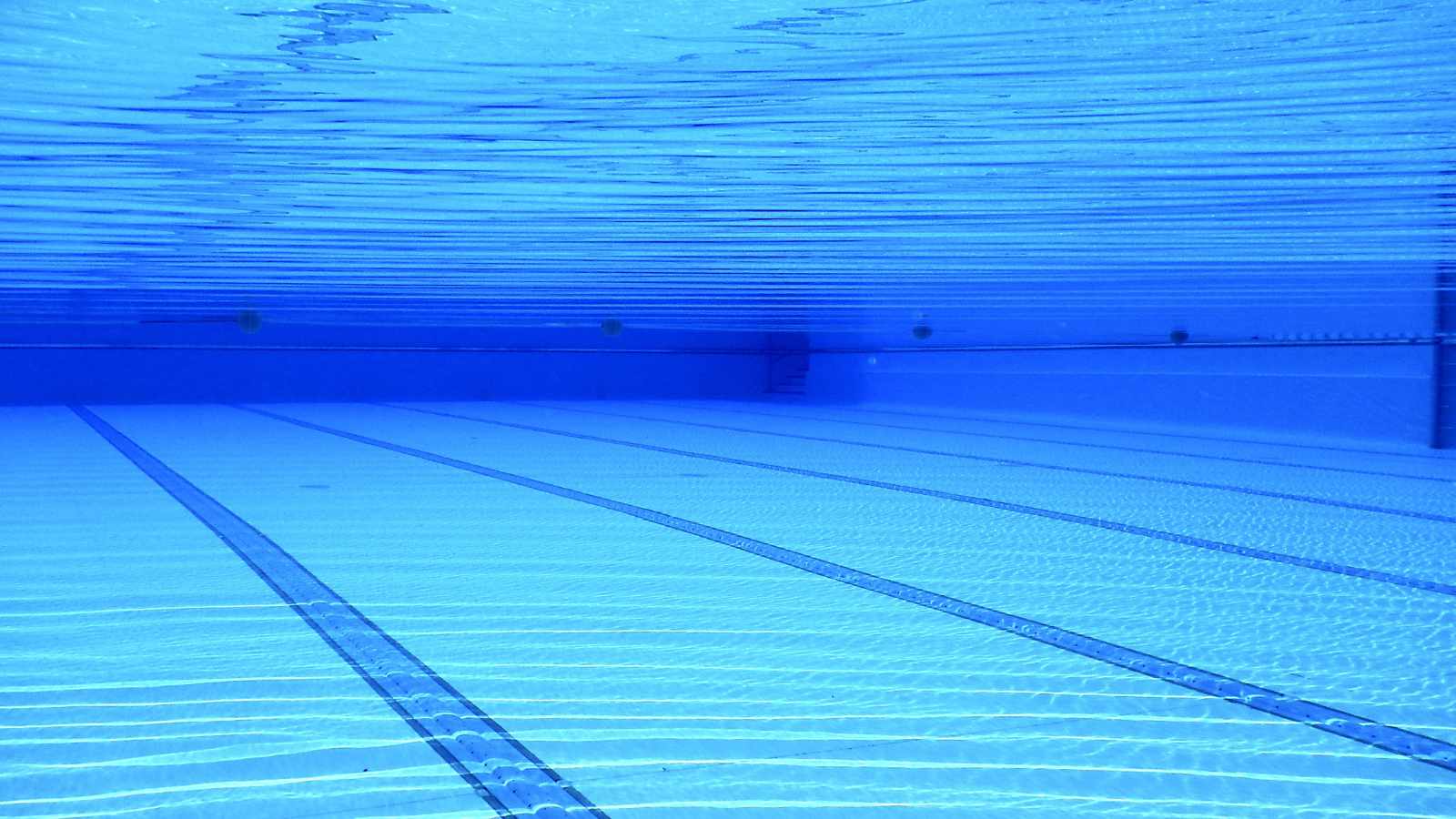 swimming pool underwater