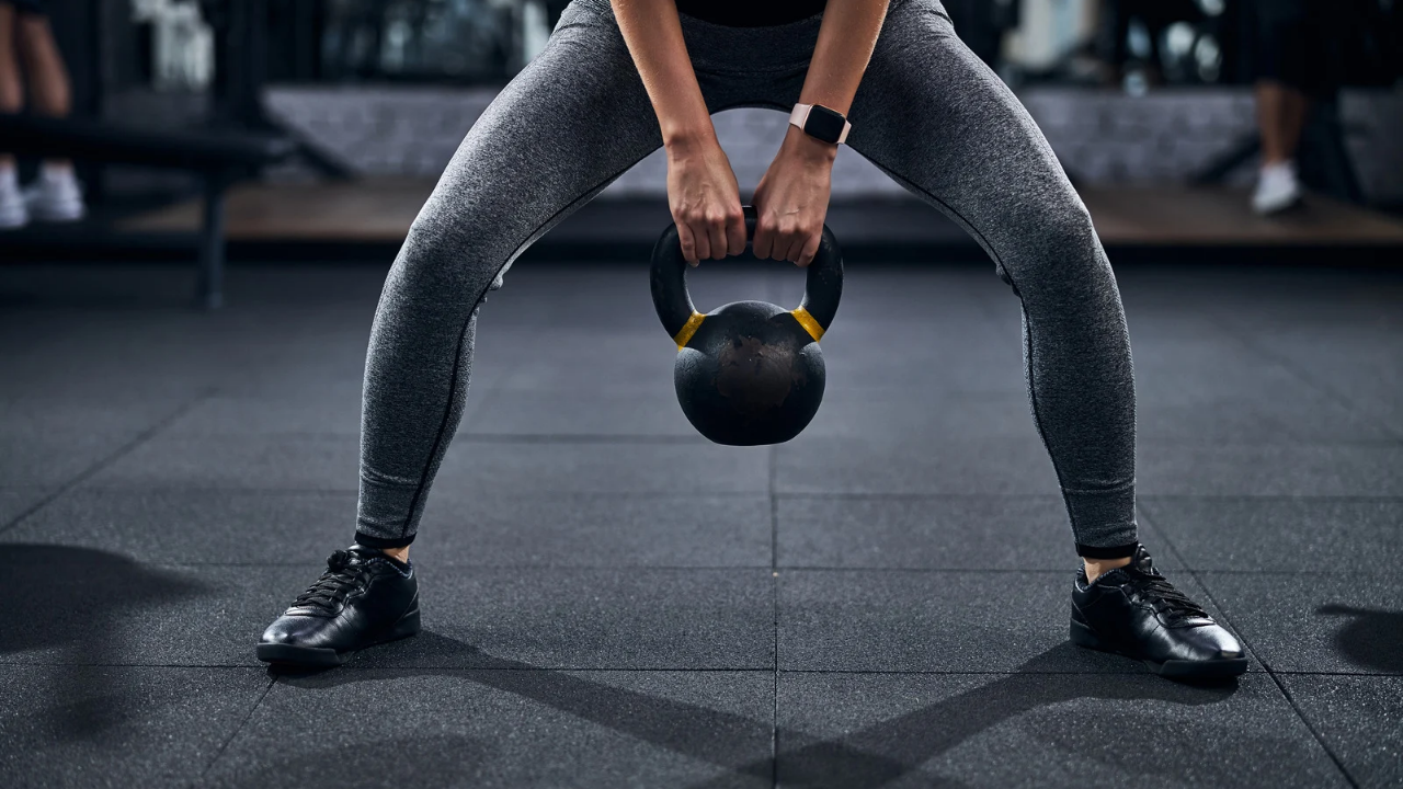 dumbbell sumo squat