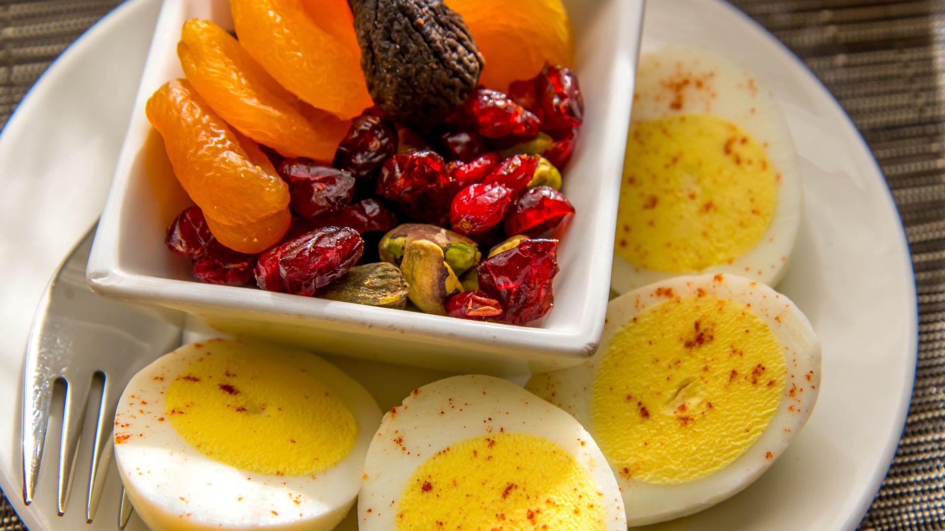 Boiled eggs and fruit
