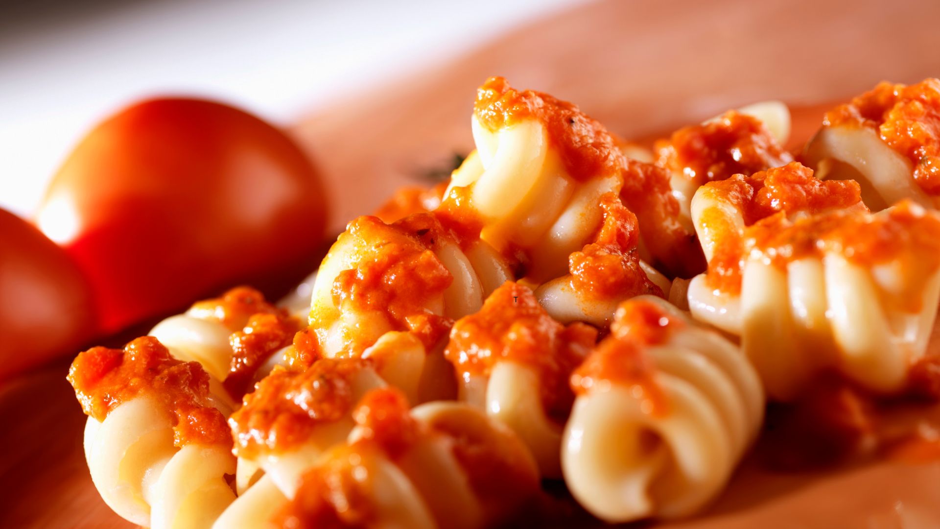 Macaroni and tomatoes