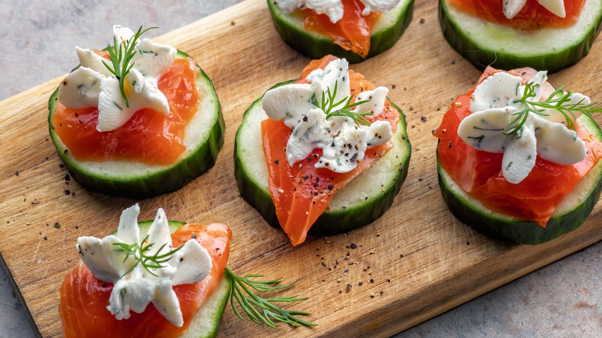 Smoked Salmon Cucumber Rounds